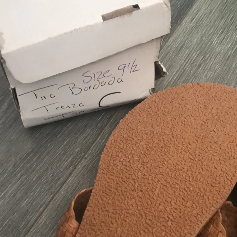 SOLD in BOGO!!!! Handmade Mexican Huaraches Floral Tan Double Strap Sandals - Picture 7 of 7